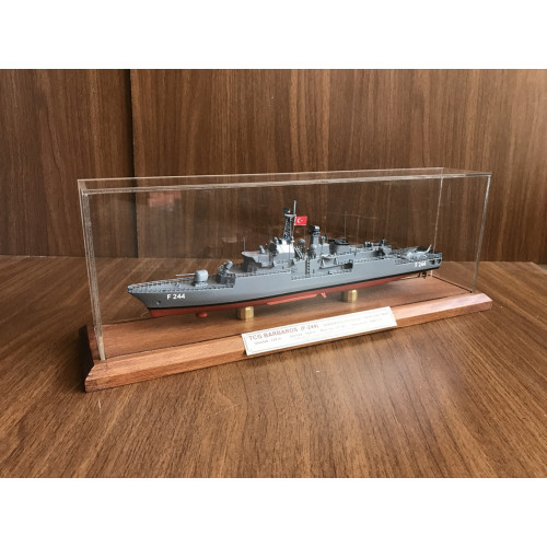 TCG BARBAROS  F244   maketi     34 cm
