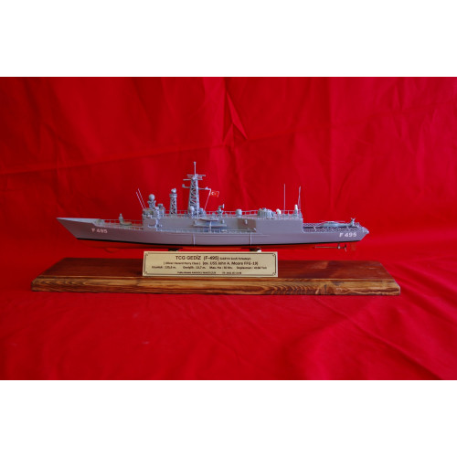 TCG GEDİZ  F495  FIRKATEYN  MAKETİ (39 cm)