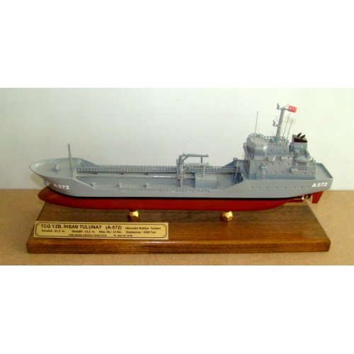 TCG YÜZBAŞI İHSAN TULUNAY  A572   AKARYAKIT GEMİSİ  MAKETİ  ( 37 cm )