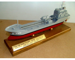 TCG YÜZBAŞI İHSAN TULUNAY  A572  maketi    37 cm