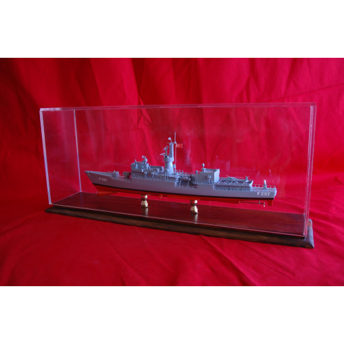 TCG AKDENİZ  F257  FIRKATEYN  MAKETİ (38 cm)